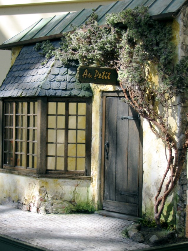 Au Petit Entrance.JPG